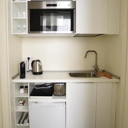 Lake Como Holiday Apartments Апартаменты *